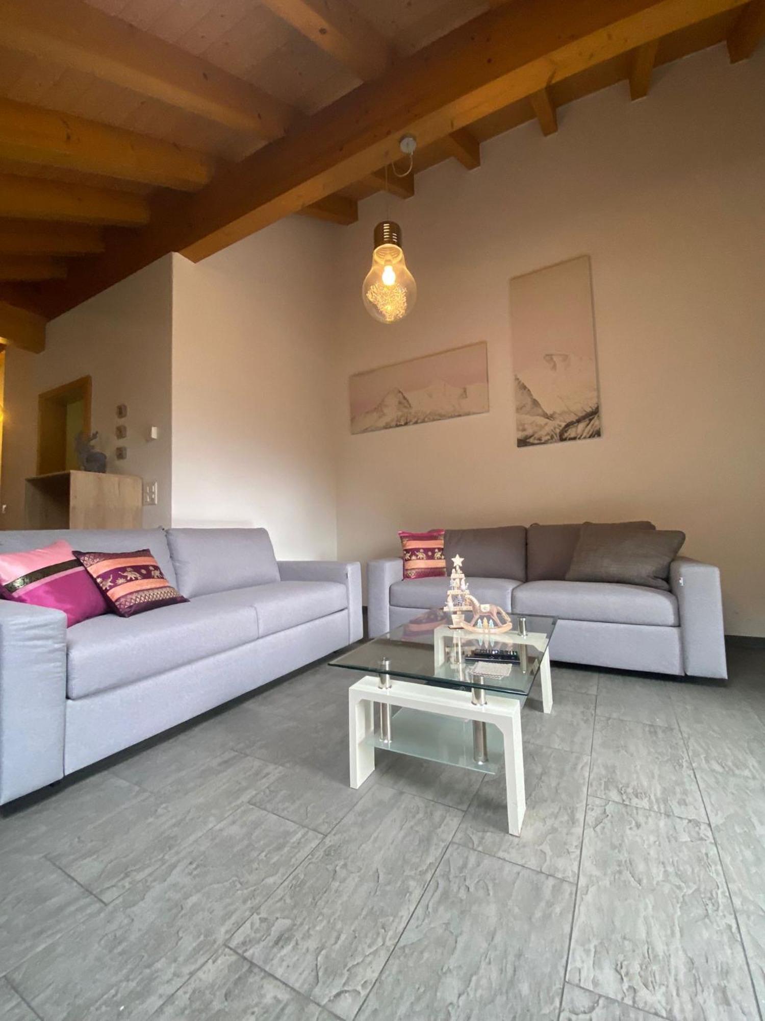 Charming Penthouse Apartment เลาเทอร์บรุนเนน ภายนอก รูปภาพ