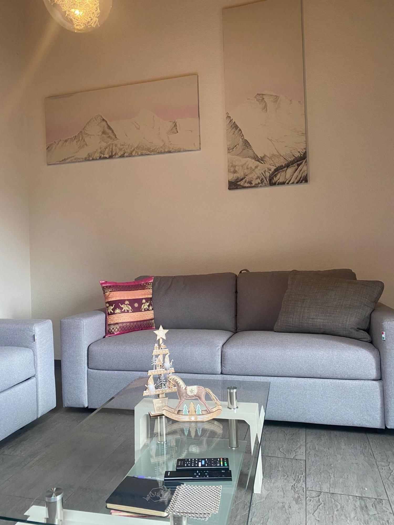 Charming Penthouse Apartment เลาเทอร์บรุนเนน ภายนอก รูปภาพ