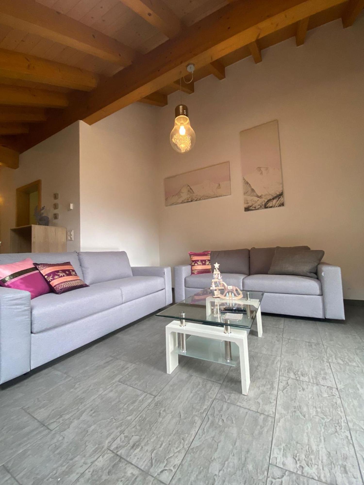 Charming Penthouse Apartment เลาเทอร์บรุนเนน ภายนอก รูปภาพ