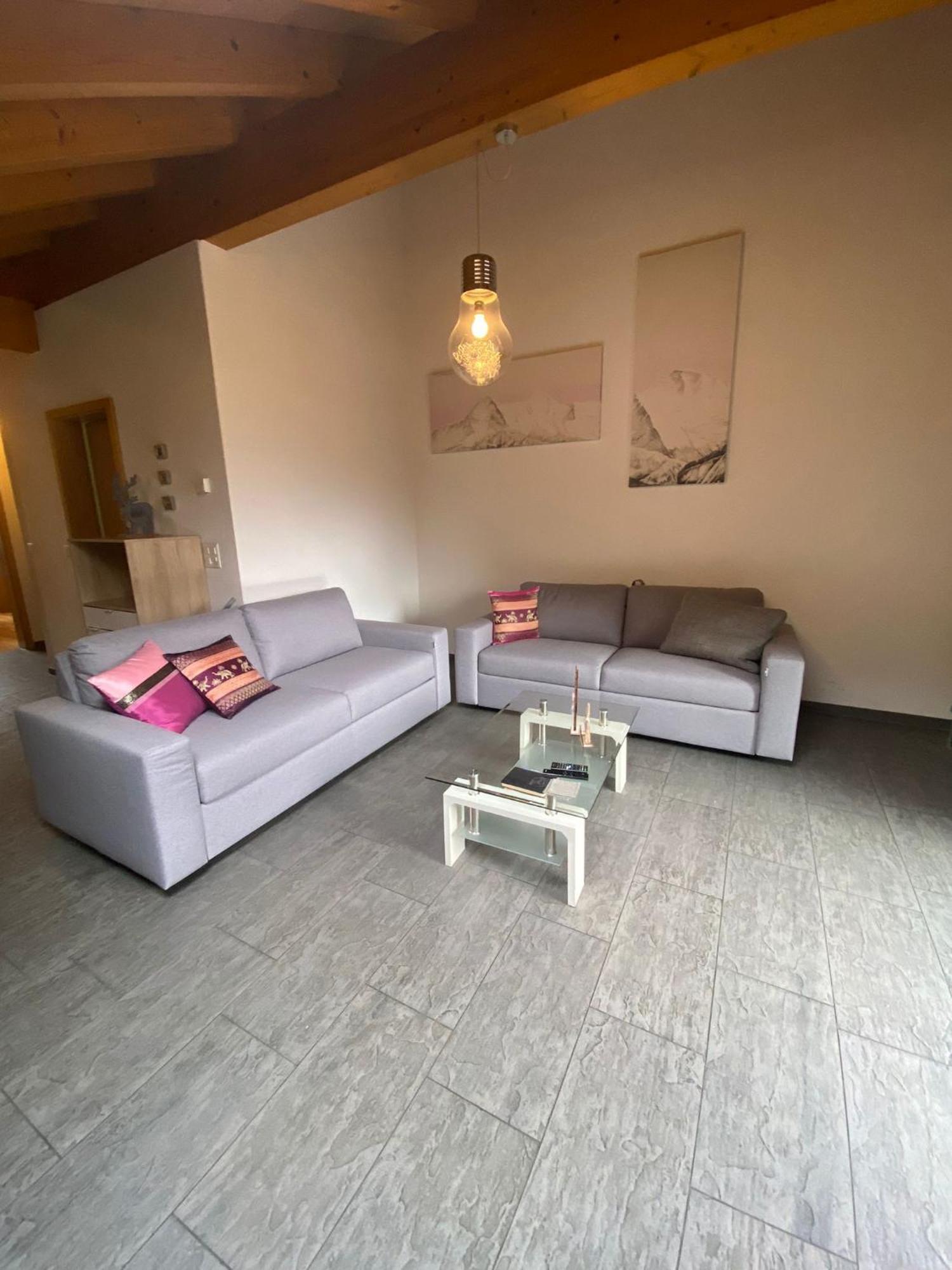 Charming Penthouse Apartment เลาเทอร์บรุนเนน ภายนอก รูปภาพ