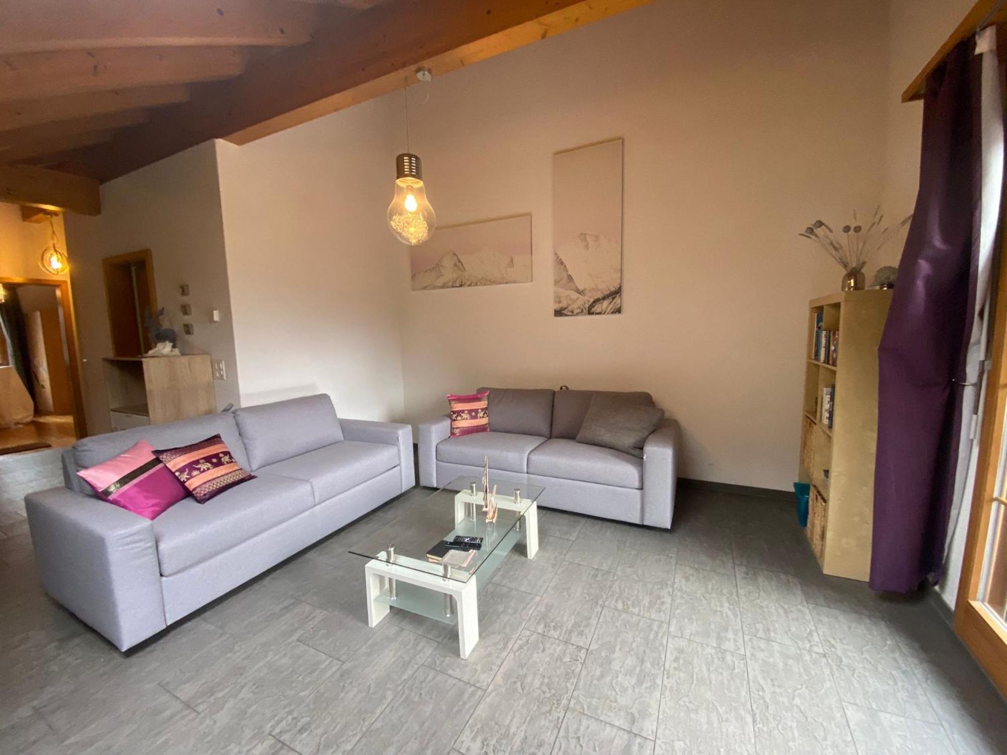 Charming Penthouse Apartment เลาเทอร์บรุนเนน ภายนอก รูปภาพ