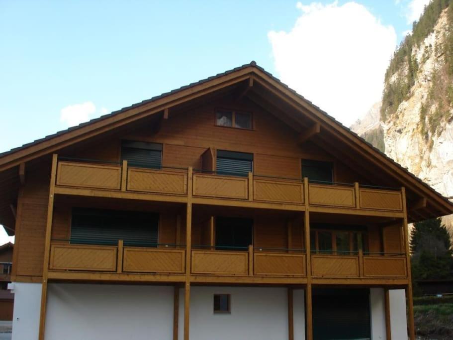 Charming Penthouse Apartment เลาเทอร์บรุนเนน ภายนอก รูปภาพ