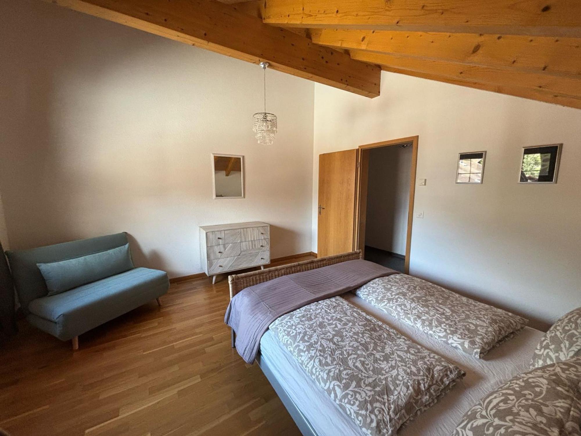 Charming Penthouse Apartment เลาเทอร์บรุนเนน ภายนอก รูปภาพ